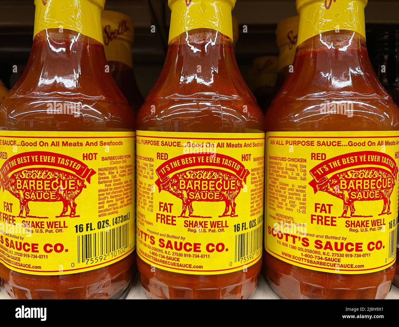 Grovetown, GA USA - 12 15 21: Ladengeschäft Gewürze Scotts Barbecue Sauce Stockfoto