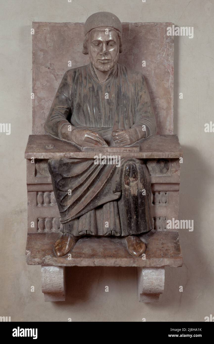 Ornamentale Vase mit Reliefdekor und von Raphael inspirierten Motiven aus der Werkstatt von Orazio Fontana (um 1510-71) (maiolica); Galleria e Museo Estense, Modena, Italien; aus dem Urheberrecht. Stockfoto