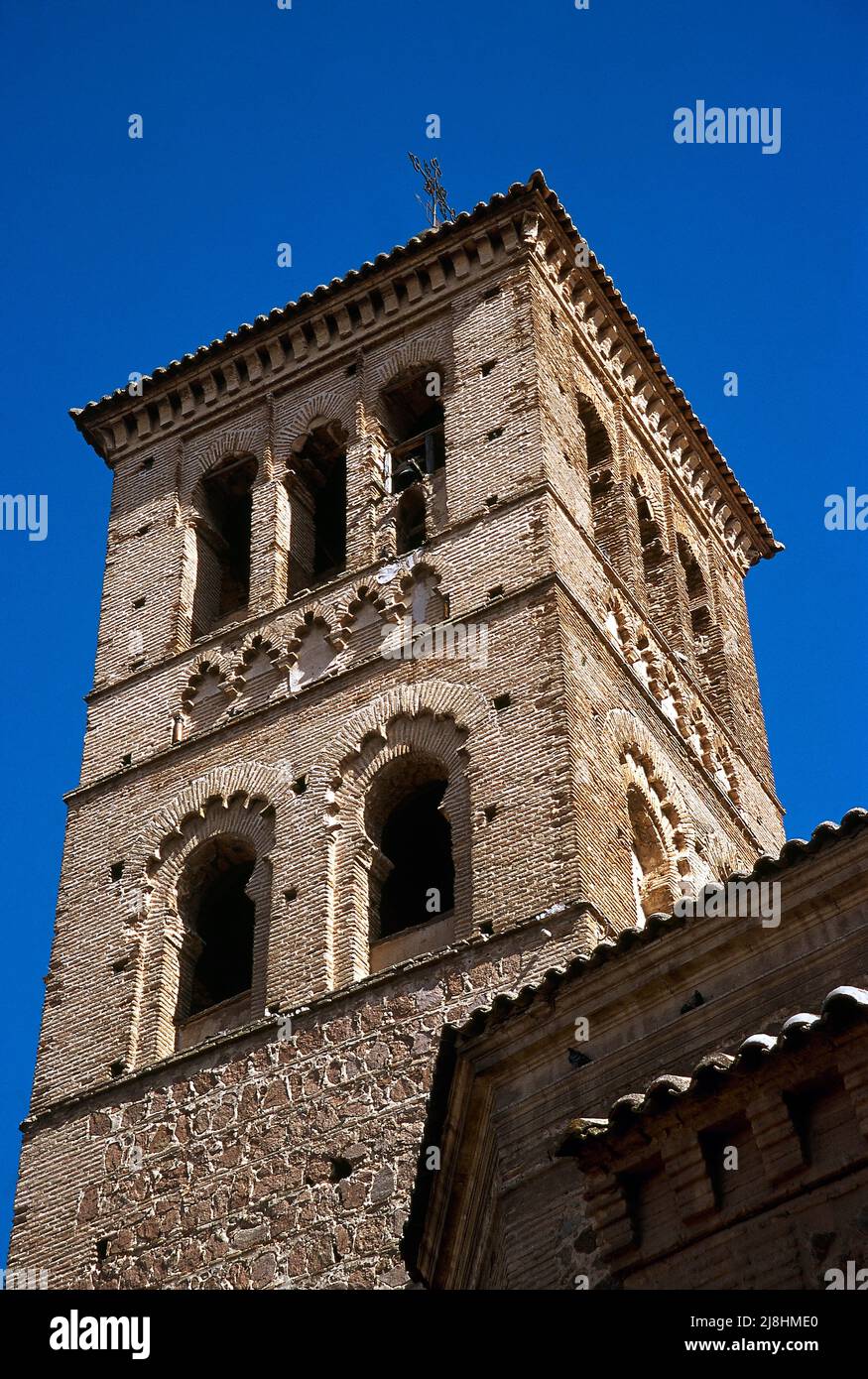 Spanien, Toledo. Kirche von San Roman. Blick auf den Mudejar-Turm. Stockfoto