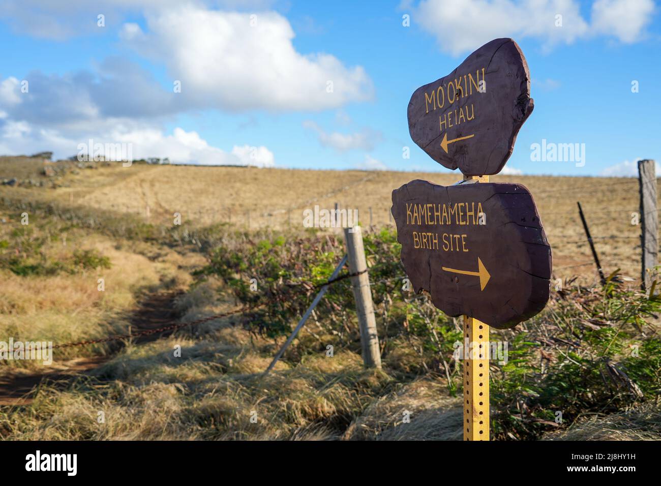 Wegweiser zum Mo'okini Heuiau und Kamehameha Geburtsort im Norden von Big Island, Hawaii - Küstenweg im Kohala Historical Sites State Stockfoto