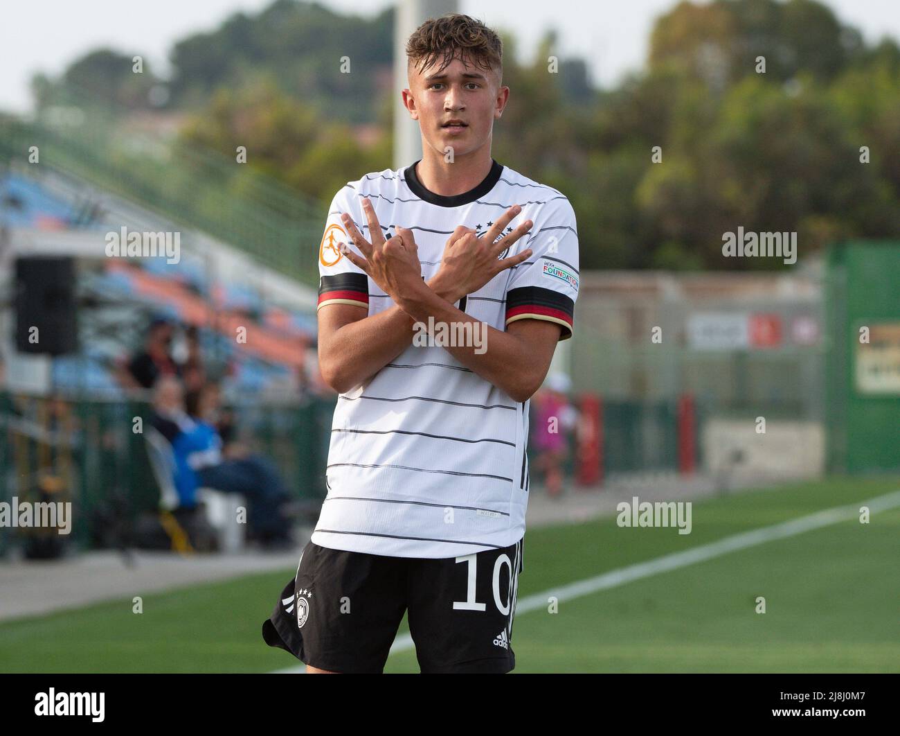 Ness Ziona, Israel. 16.. Mai 2022. Fußball, U17 Junioren: Europameisterschaft, Italien - Deutschland, Vorrunde, Gruppe A, Matchday 1, Tom Bischof aus Deutschland. Quelle: Berney Ardov/dpa/Alamy Live News Stockfoto