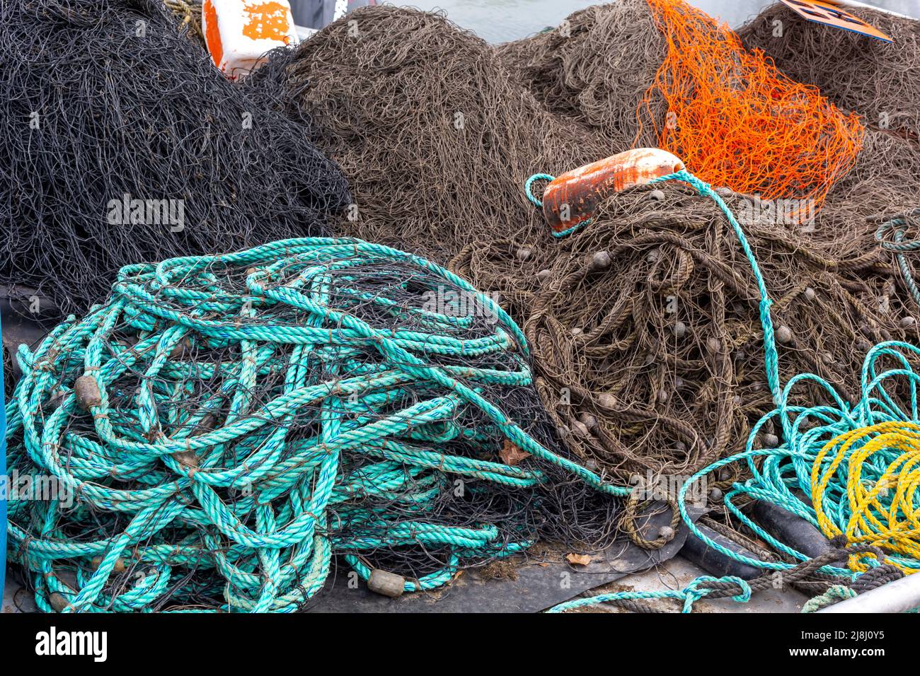 Bay Port, Michigan - Fischernetze auf einem Boot bei der Bay Port Fish Company. Das Unternehmen befindet sich am Ufer der Saginaw Bay am Lake Huron. Es ist ein o Stockfoto