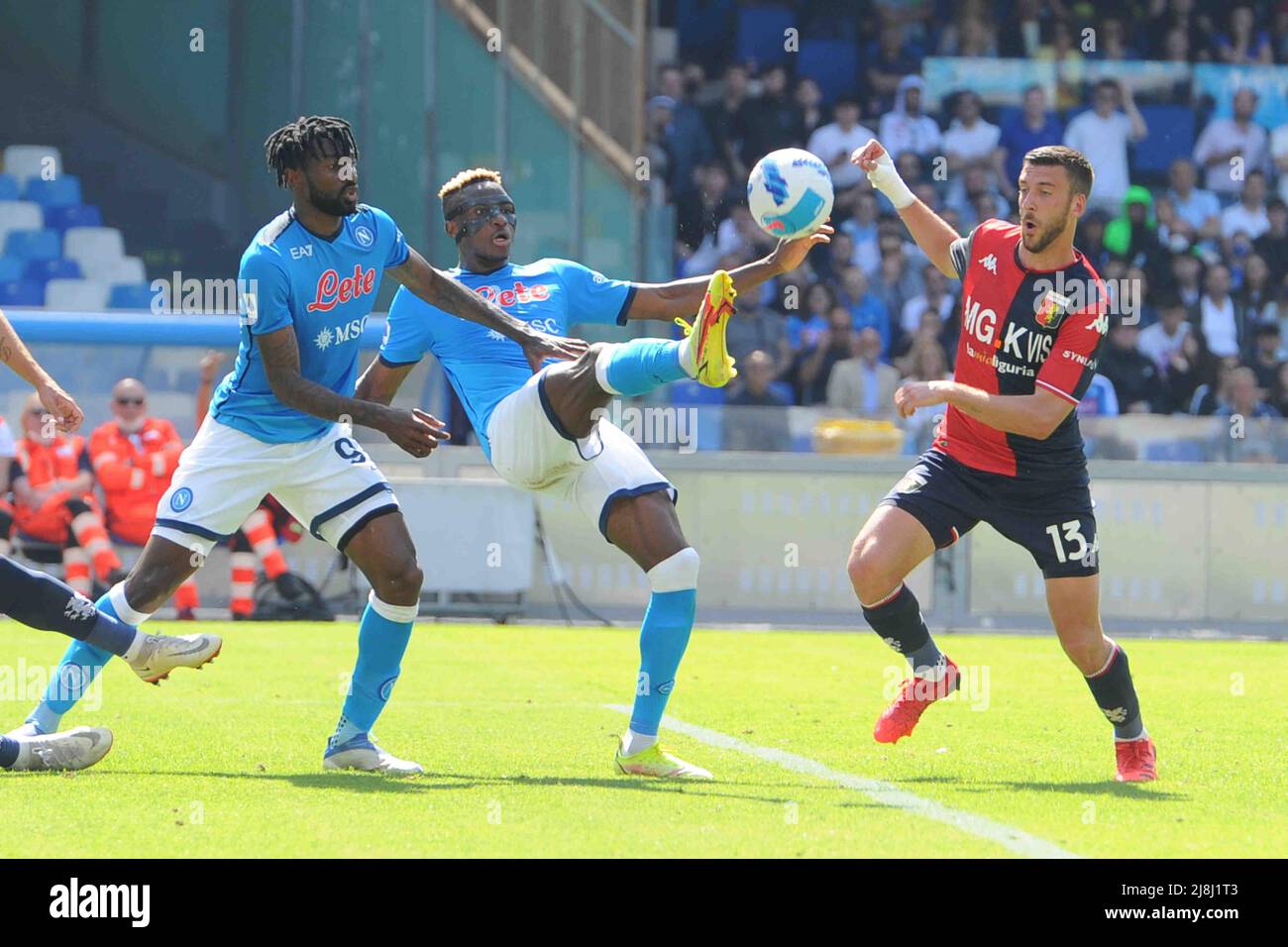 Napoli, Italien. 15.. Mai 2022. (5/15/2022) Victor Osimhen (SSC Napoli) in Aktion während der Serie A 2021/22 Spiel zwischen SSC Napoli und FC Genua Diago Armando Maradona Stadium (Foto von Agostino Gemito/Pacific Press/Sipa USA) Kredit: SIPA USA/Alamy Live News Stockfoto