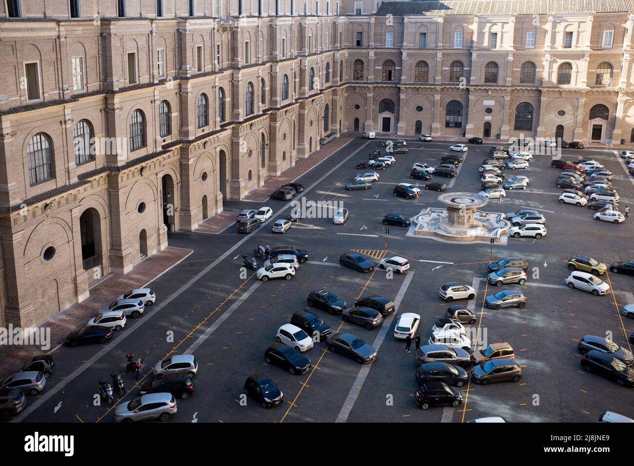 Personal Parkplatz Vatikanische Museen Vatikanstadt Rom Italien Stockfoto