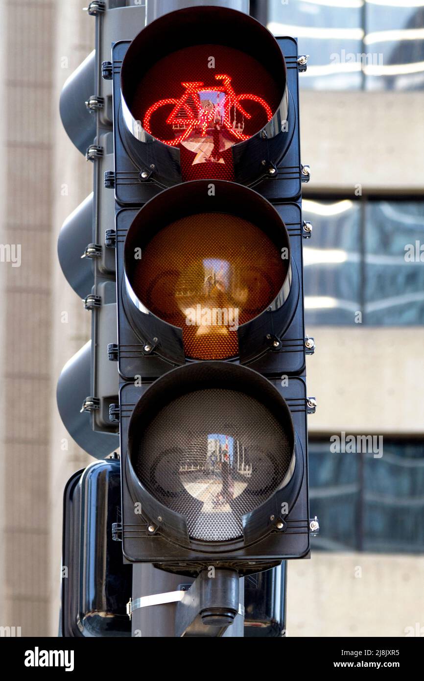 Fahrrad Light Red für Radfahrer in der City Street. Rote Fahrradbeleuchtung in der städtischen Fahrradstraßenbahn. Städtische Fahrrad ridding Signalanschlag stoppen. Ampel für Radfahrer. Stockfoto