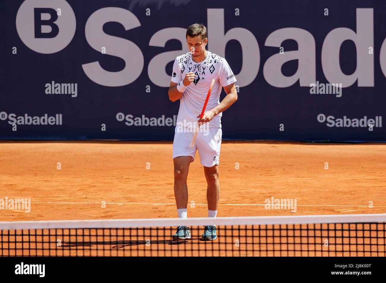 BARCELONA - APR 18: Egor Gerasimov in Aktion während des Barcelona Open Banc Sabadell Tennisturniers im Real Club De Tenis Barcelona am 18. April 20 Stockfoto