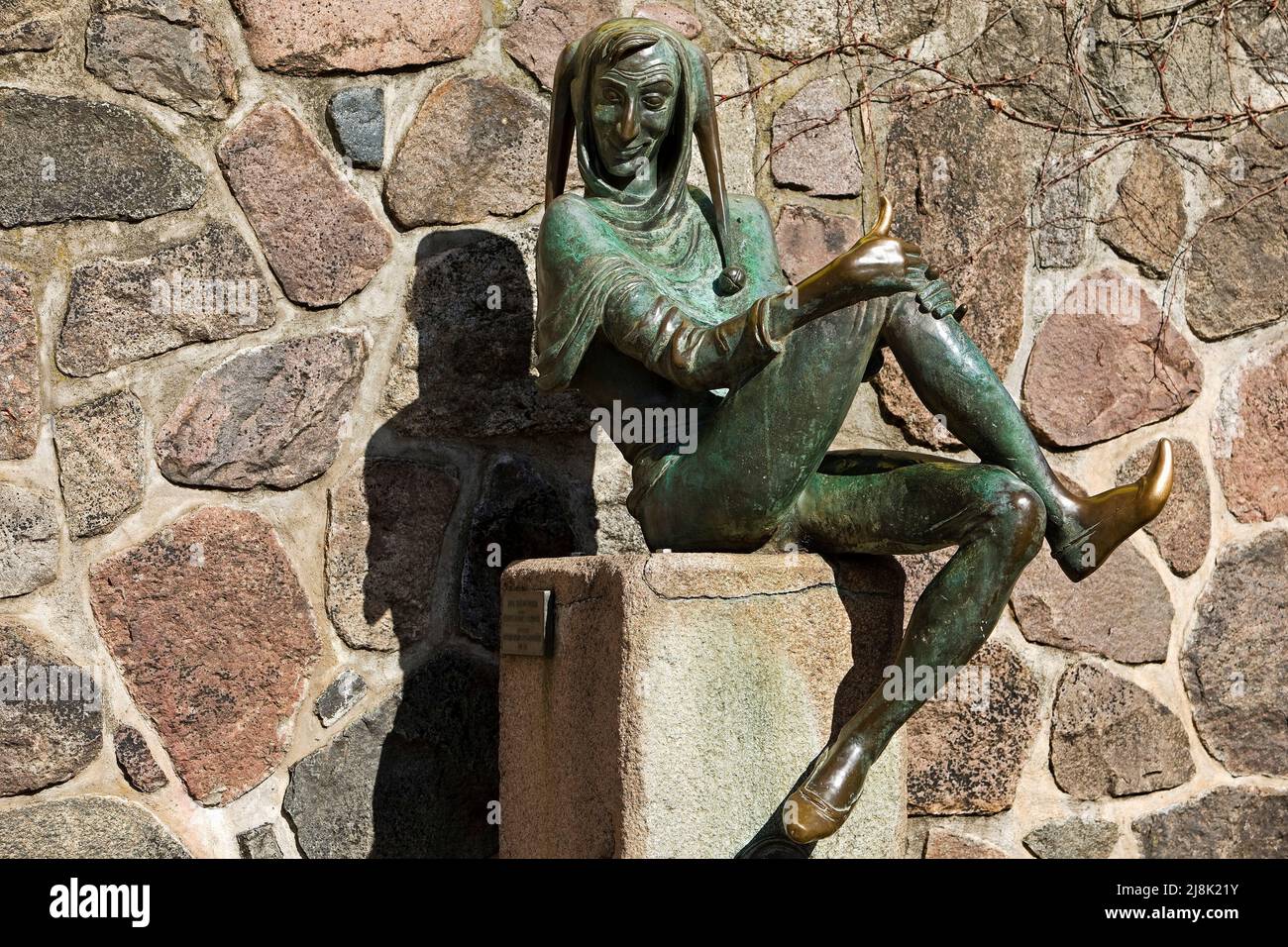 Skulptur Till Eulenspiegel am Brunnen in der Altstadt von Moelln, Schleswig-Holstein, Moelln Stockfoto
