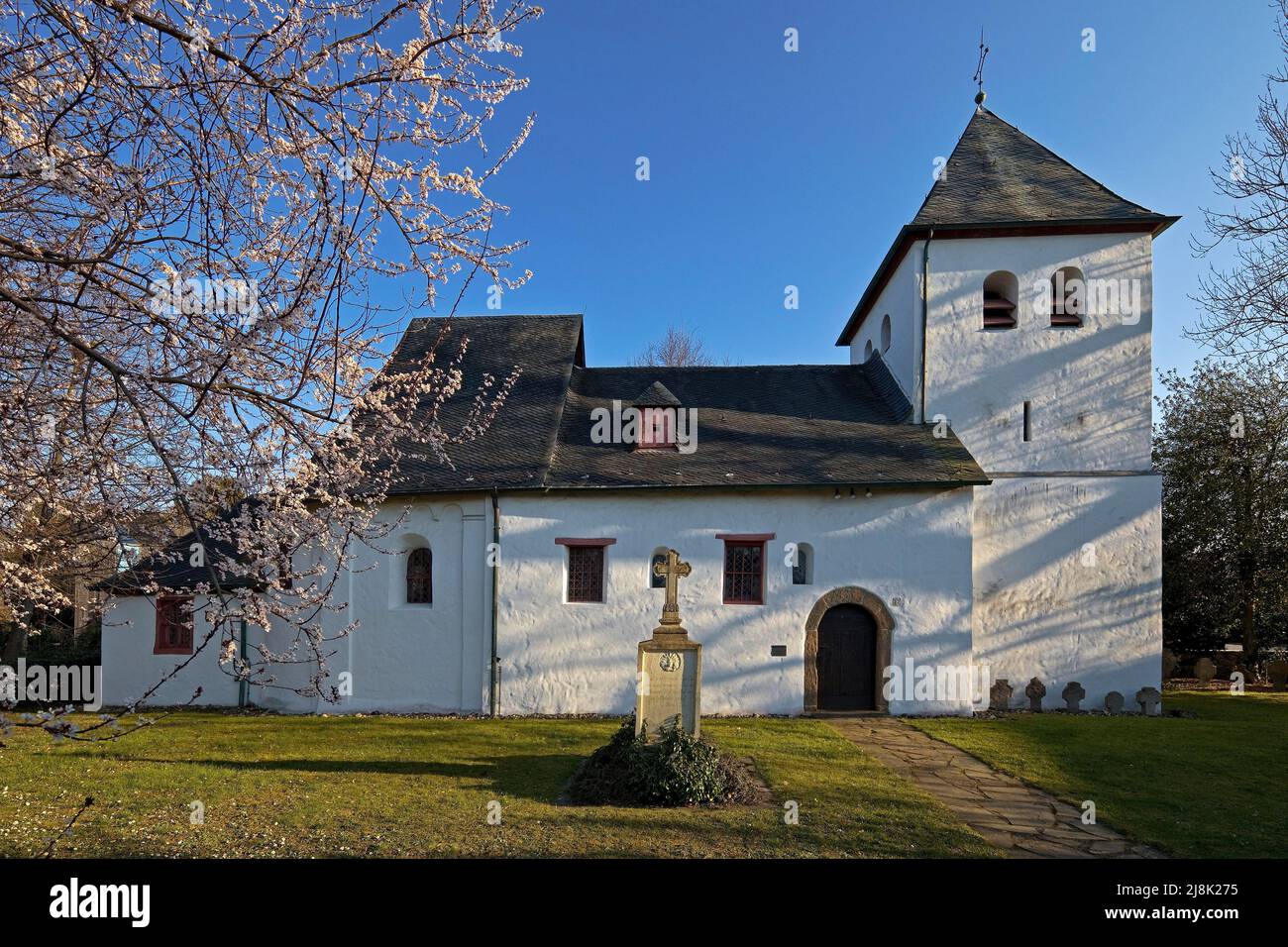 Alte katholische Kirche Refrath, Deutschland, Nordrhein-Westfalen, Bergisches Land, Bergisch Gladbach Stockfoto