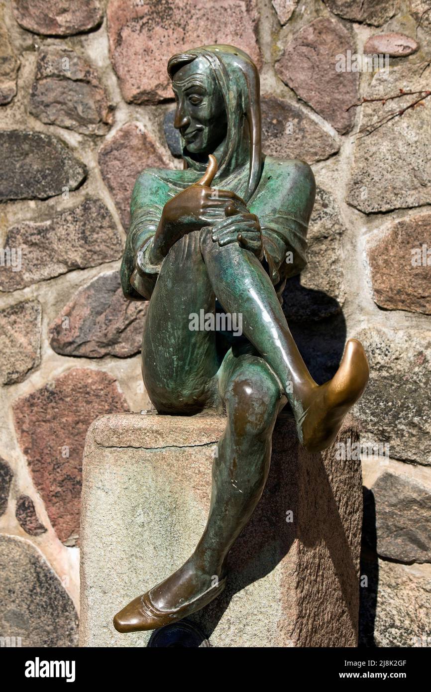 Skulptur Till Eulenspiegel am Brunnen in der Altstadt von Moelln, Schleswig-Holstein, Moelln Stockfoto