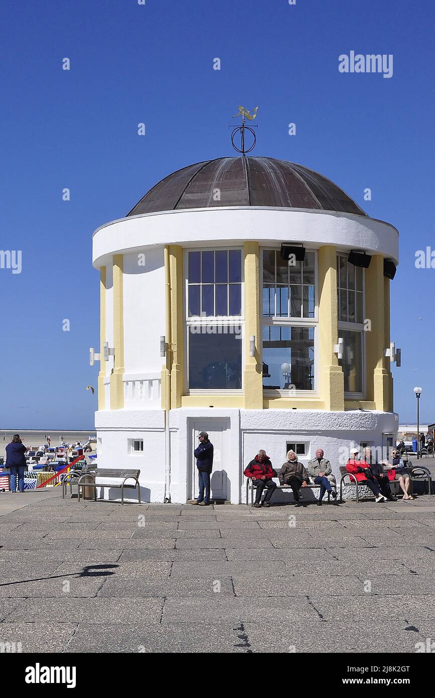 Musikpavillon an der Strandpromenade von Borkum, Deutschland, Niedersachsen, Borkum Stockfoto