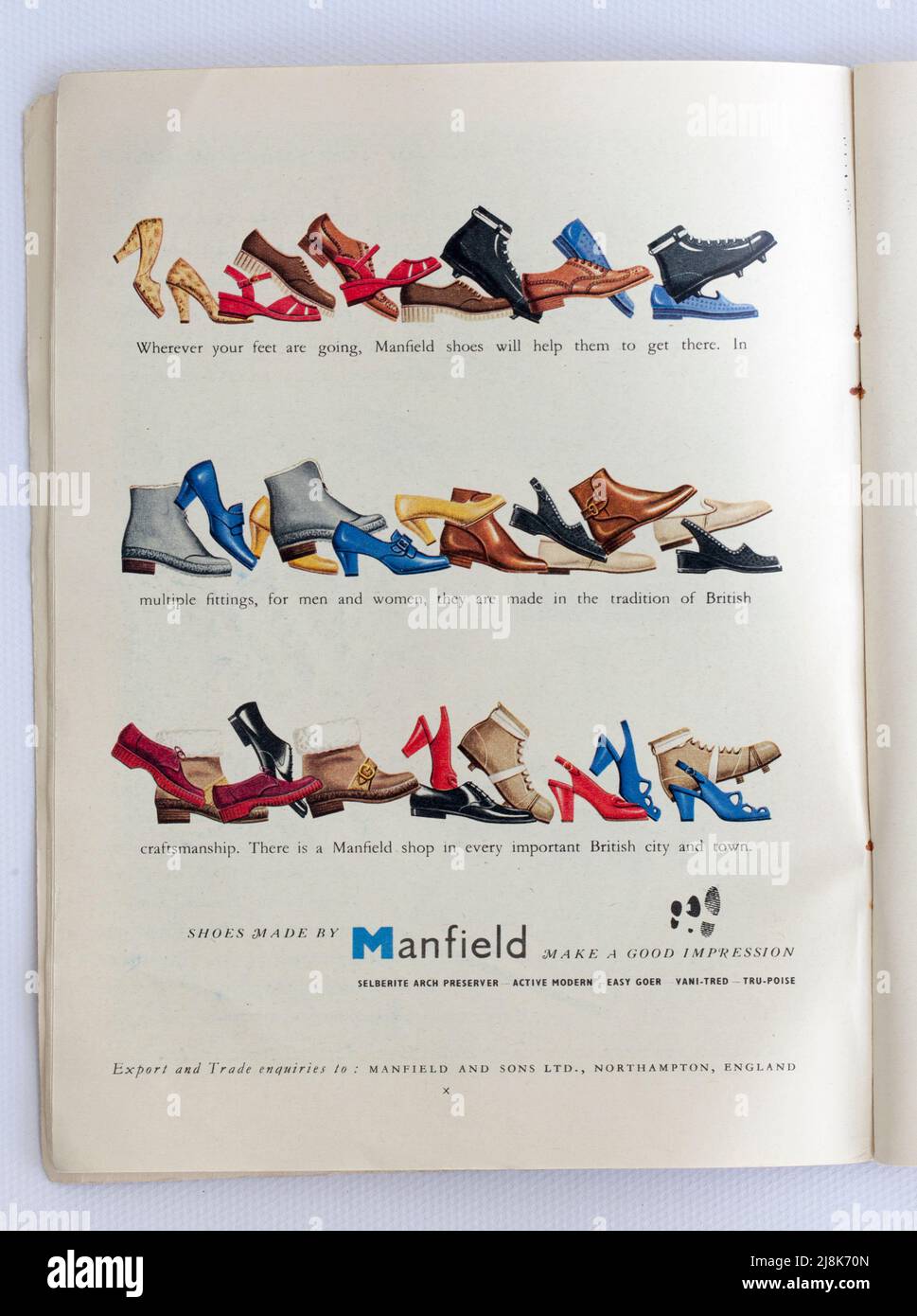 Old 1950s British Advertising for Manfield Shoes Stockfoto