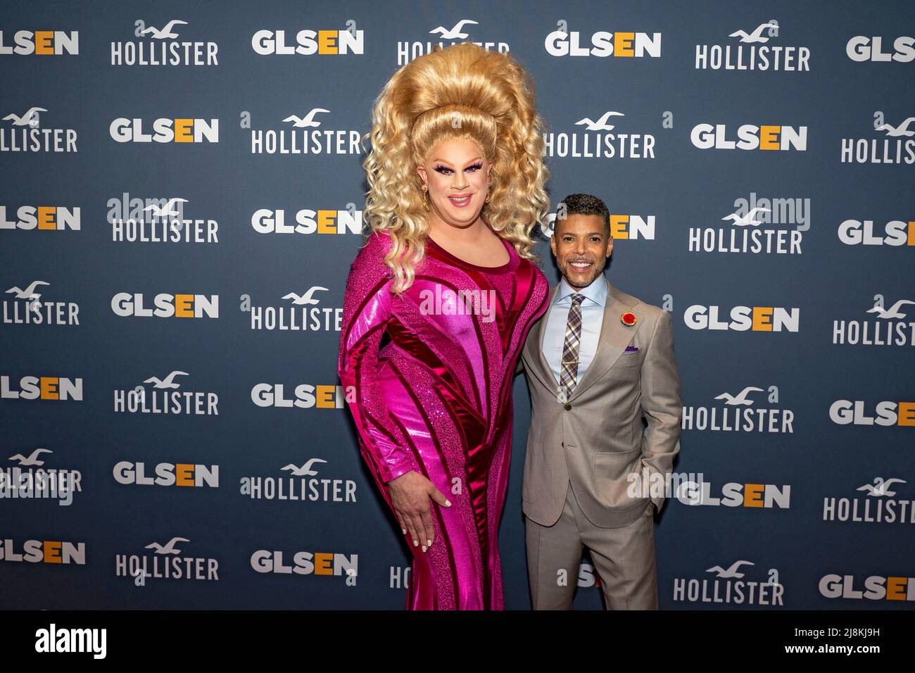 NEW YORK, NEW YORK - 16 2022. MAI: Nina West und Wilson Cruz nehmen am 16. Mai 2022 an den GLSEN Respect Awards in Gotham Hall in New York City Teil. Kredit: Ron Adar/Alamy Live Nachrichten Stockfoto