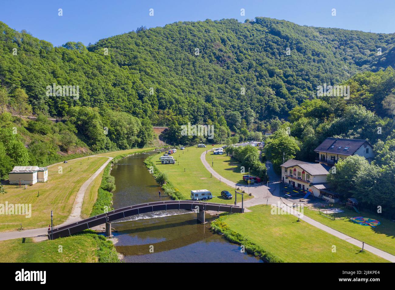 Luftaufnahme des Campingplatzes Camping du Moulin, am Sure Fluss, Bourscheid-Plage, Bourscheid, Diekirch Bezirk, Ardennen, Luxemburg, Europa Stockfoto