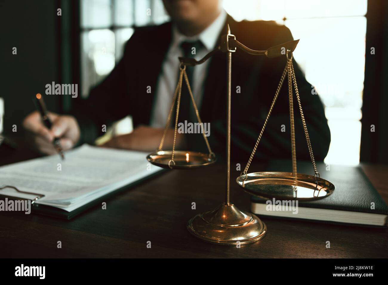 Richter gibt Ratschläge zu Client-Prozess Gesetze, die schwerwiegende Folgen für Kunden haben. Stockfoto