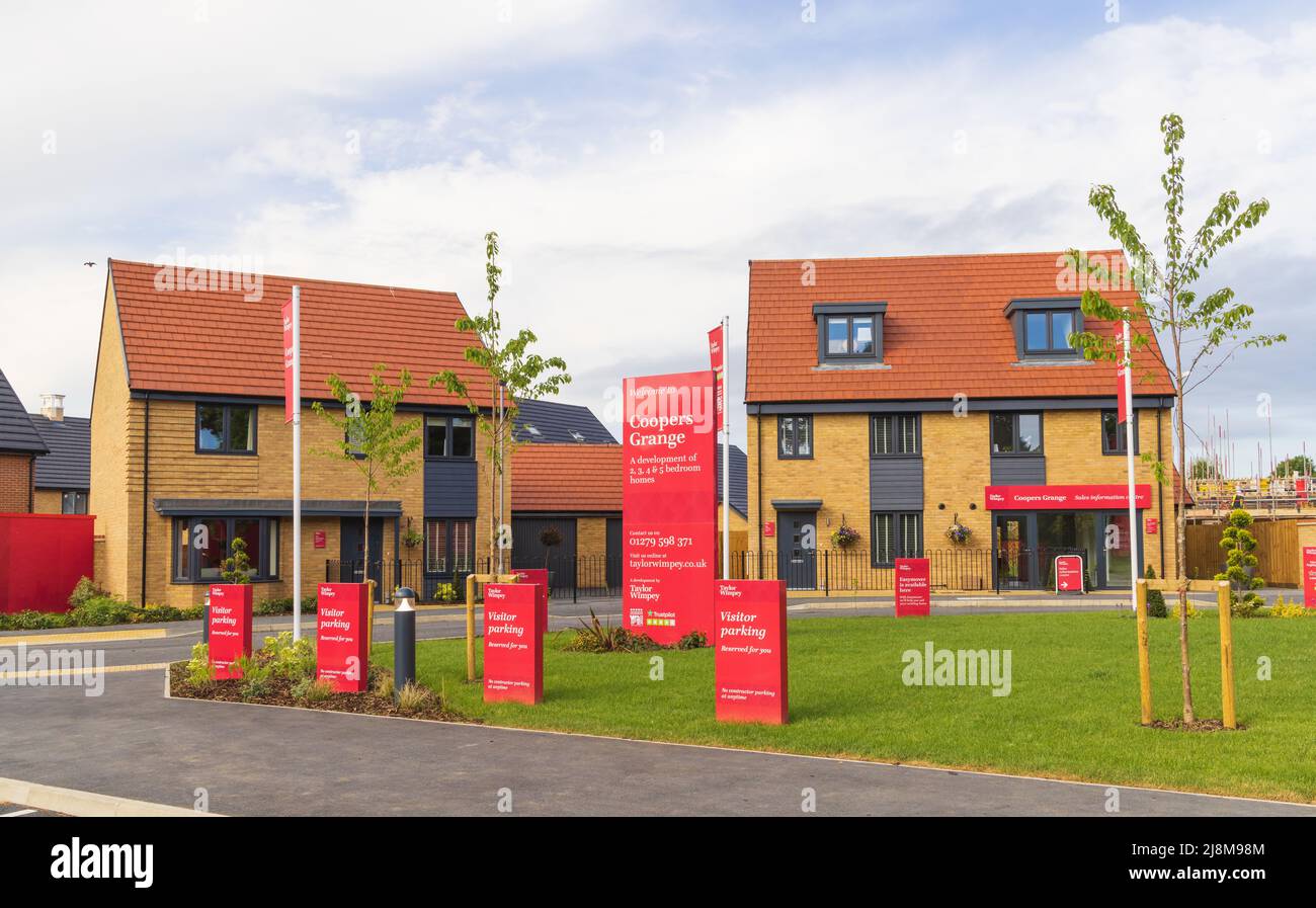 Taylor Wimpey Showhomes und Sales Information Center im Coopers Grange Wohnbau. Stockfoto