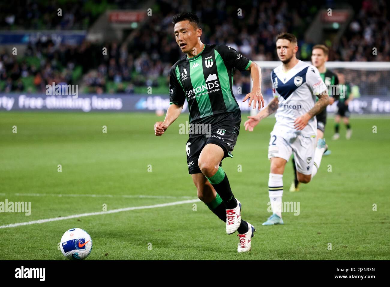 Melbourne, Australien, 17. Mai 2022. Tomoki Imai von Western United kontrolliert den Ball beim Halbfinale Der A-League zwischen Western United und Melbourne Victory im AAMI Park am 17. Mai 2022 in Melbourne, Australien. Kredit: Dave Hewison/Speed Media/Alamy Live Nachrichten Stockfoto