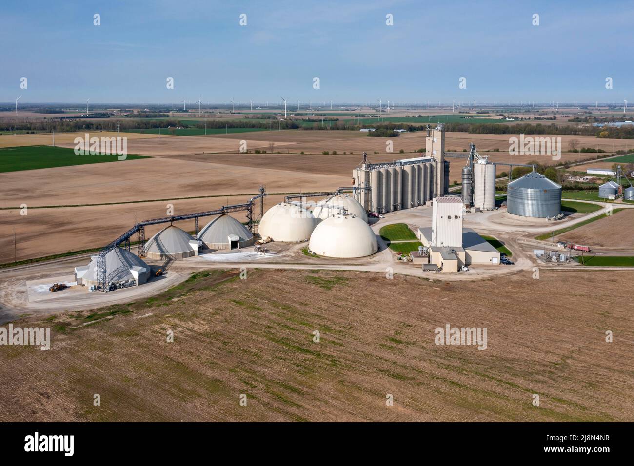 Elkton, Michigan - einer der Getreideaufzüge der Cooperative Elevator Company im „Daumen“ von Michigan. Das Unternehmen ist kooperativ im Besitz von mehr t Stockfoto