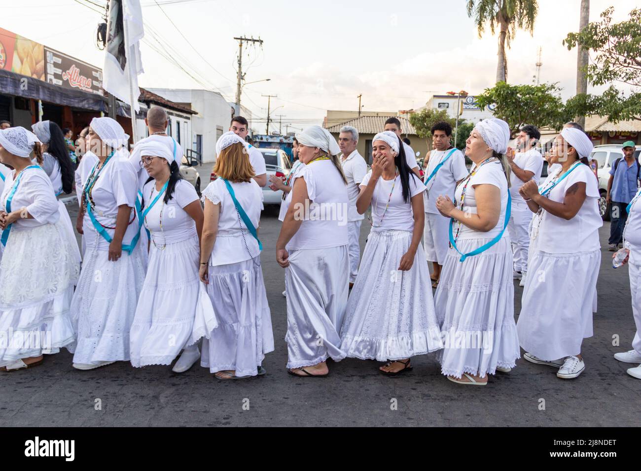 Aparecida de Goiânia, Goiás, Brasilien – 15. Mai 2022: Einige Menschen versammelten sich zur Prozession der Alten Schwarzen in der Stadt Aparecida de Goiânia. Stockfoto