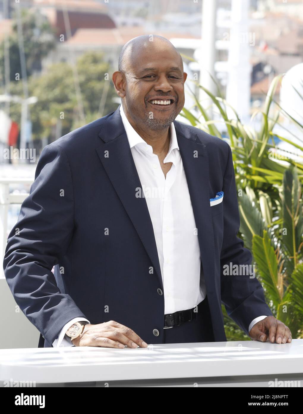 Cannes, Frankreich. 17.. Mai 2022. Forest Whitaker nimmt an einer Fotozelle Teil, als er am 17. Mai 2022 im Palais des Festivals in Cannes, Frankreich, die Ehrepalme d'Or während des jährlichen Filmfestivals von Cannes 75. erhält. Foto: DGP/imageSPACE/Sipa USA Kredit: SIPA USA/Alamy Live News Stockfoto