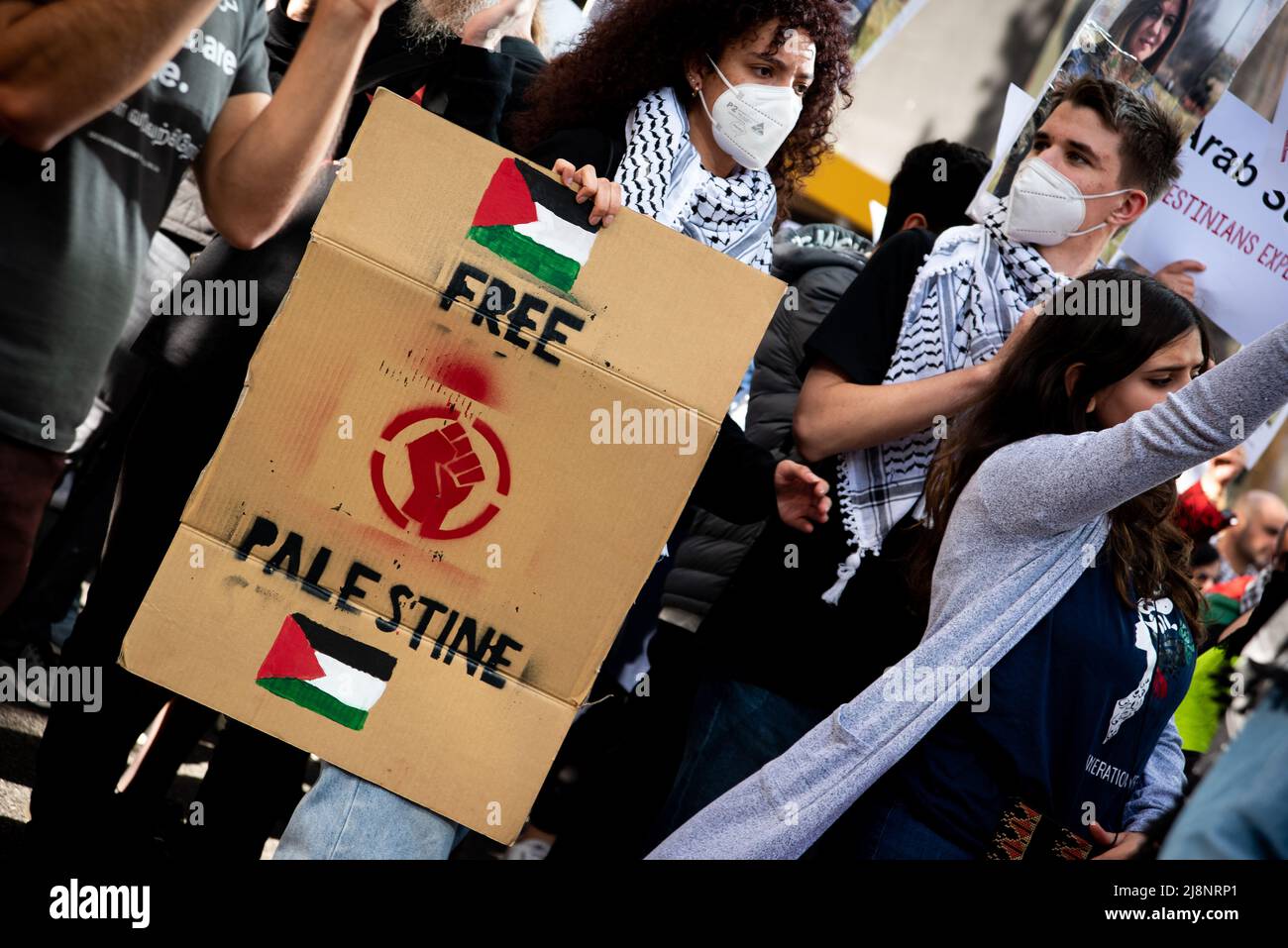 Der Nakba-Protest von 74. und ein Denkmal für Shireen Abu Aklei, Al-Jazeera-Journalist, der von israelischen Besatzungskräften angeschossen wurde, wurden in Melbourne abgehalten. Der Protest wurde von Free Palestine Melbourne organisiert. Australien. Stockfoto