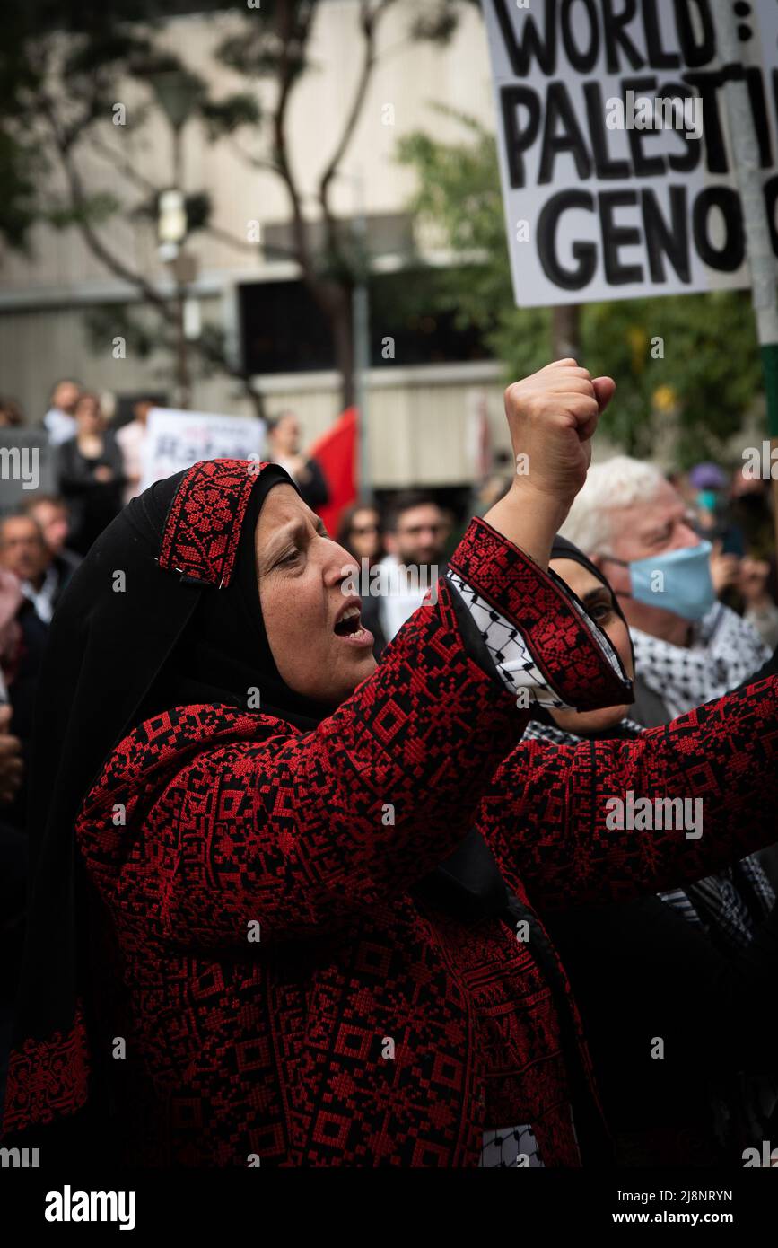 Der Nakba-Protest von 74. und ein Denkmal für Shireen Abu Aklei, Al-Jazeera-Journalist, der von israelischen Besatzungskräften angeschossen wurde, wurden in Melbourne abgehalten. Der Protest wurde von Free Palestine Melbourne organisiert. Australien. Stockfoto