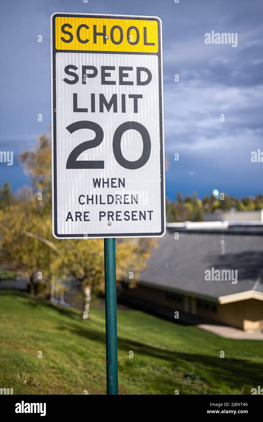 School Speed Limit Street Sign in US Stockfoto