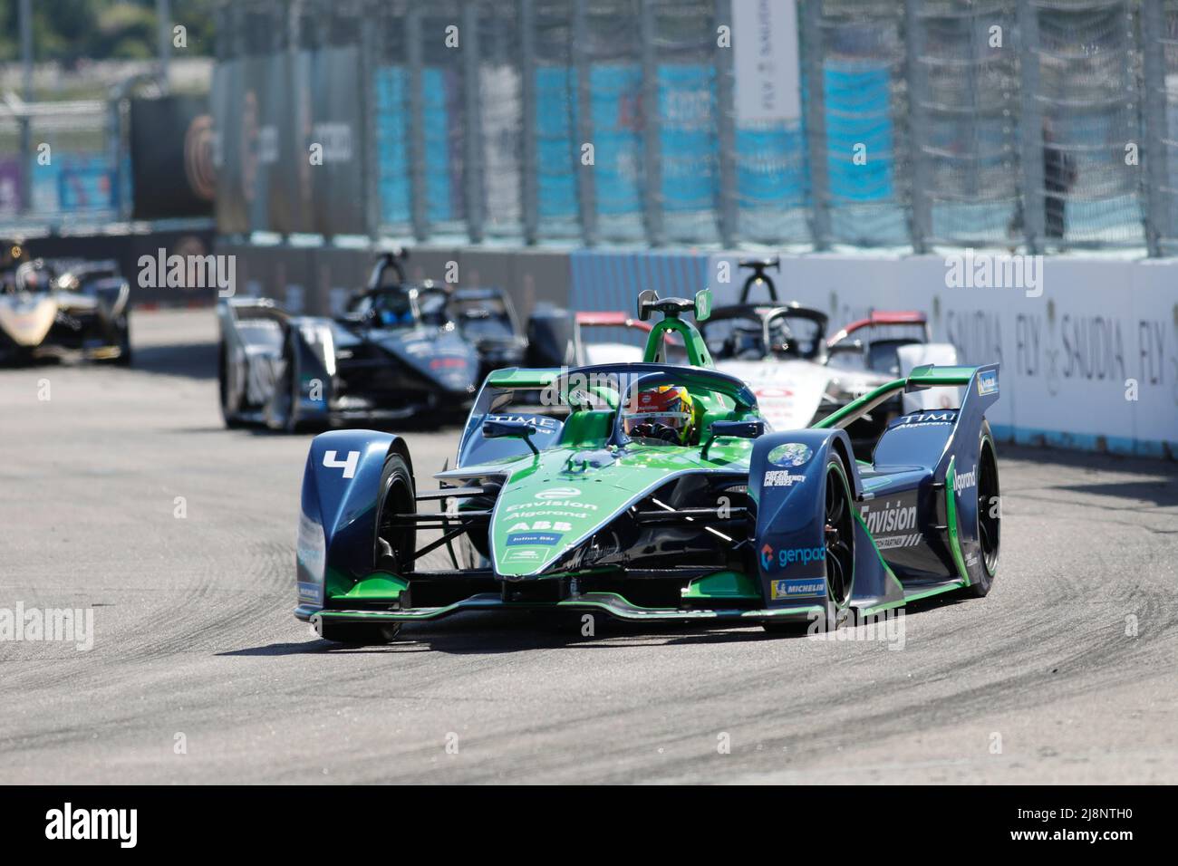 Berlin, 15.. Mai 2022. 2022 Shell Recharge Berlin E-Prix, Runde 8 der ABB FIA Formel E Weltmeisterschaft 2021-22, Tempelhof Airport Circuit in Berlin, Deutschland im Bild: #4 Robin FRIJNS (NLD) von Envision Racing © Piotr Zajac/Alamy Live News Stockfoto