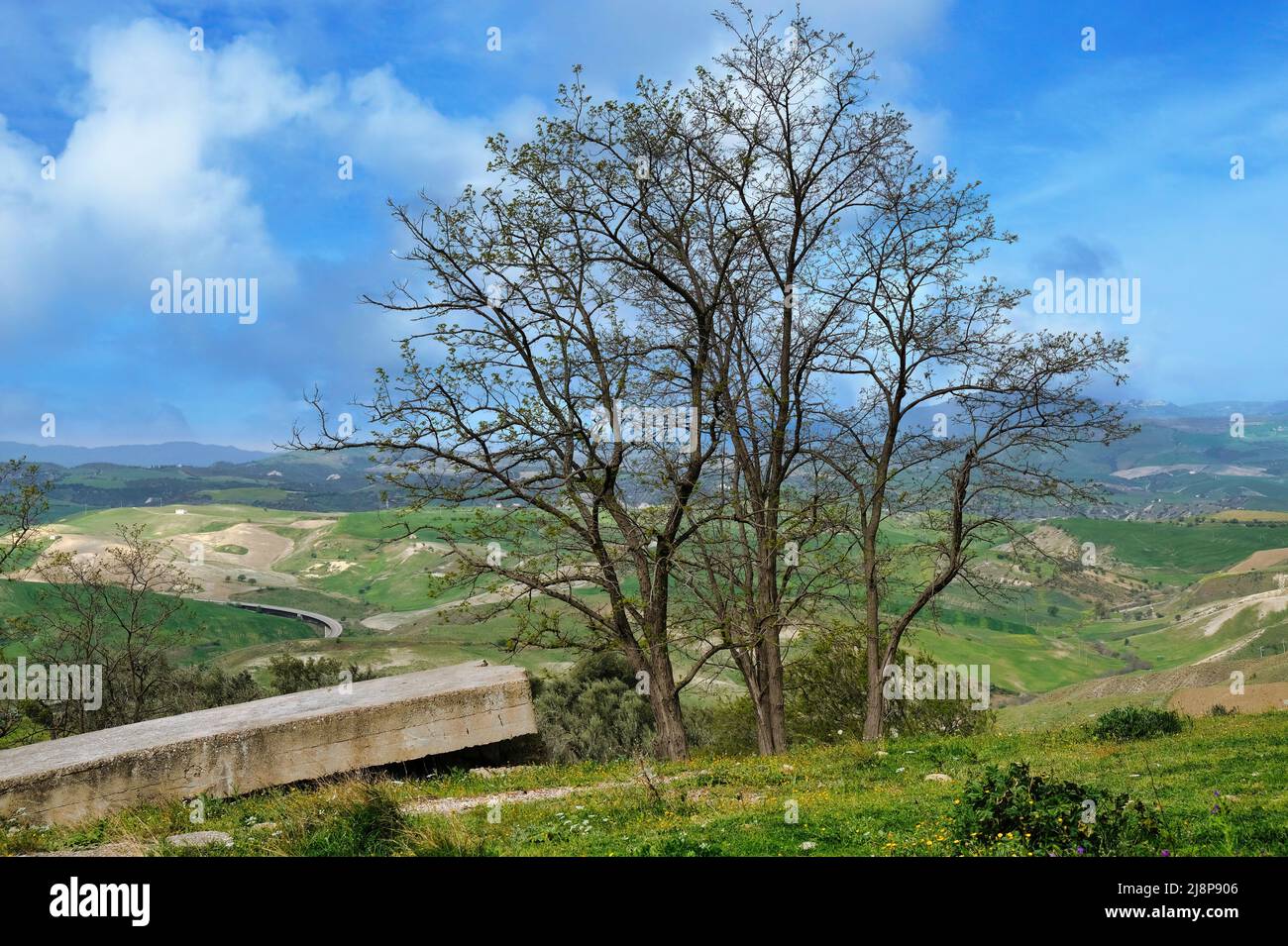Die schöne Landschaft von Mdera in Basilicata durch die besondere Exformation, die die Calanchi ein besonderes geologisches Phänomen bilden gekennzeichnet Stockfoto