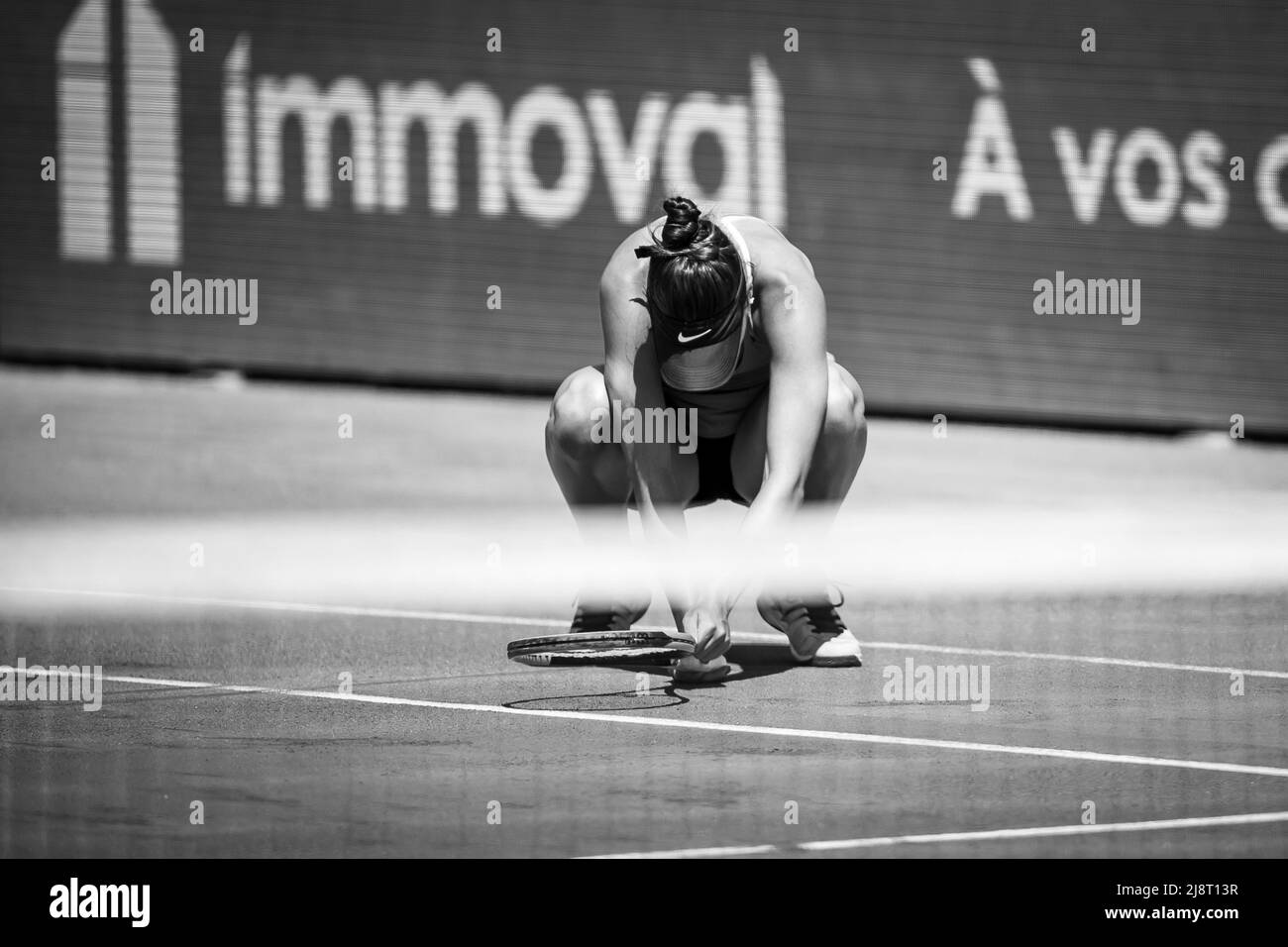 Straßburg, Frankreich. 18.. Mai 2022. Oceane Dodin aus Frankreich in Aktion während ihres Einzelspiel-Laufs von 16 beim Internationaux de Strasbourg 2022 gegen Ekaterina Makarova im Tennis Club de Strasbourg in Straßburg, Frankreich Dan O' Connor/SPP Credit: SPP Sport Press Foto. /Alamy Live News Stockfoto