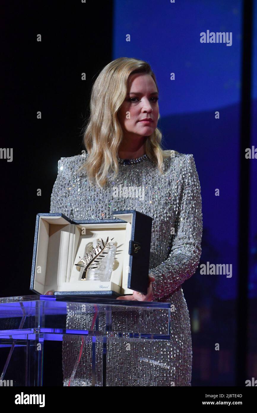 17. Mai 2022, Cannes, Mexiko-Stadt, Frankreich: Virginie Efira während der jährlichen Eröffnungsfeier der Filmfestspiele von Cannes 75. am 17. Mai 2022 in Cannes, Frankreich (Bildquelle: © Serge Arnal/eyepix via ZUMA Press Wire) Stockfoto