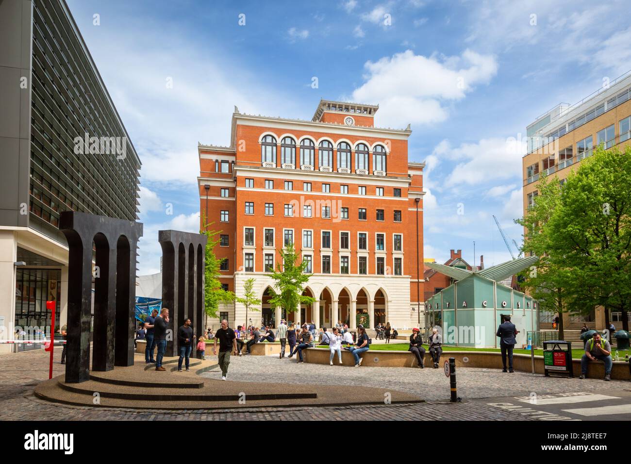 Brindleyplate, Birmingham, Großbritannien während einer Mittagszeit unter der Woche, Großbritannien 2022 Stockfoto