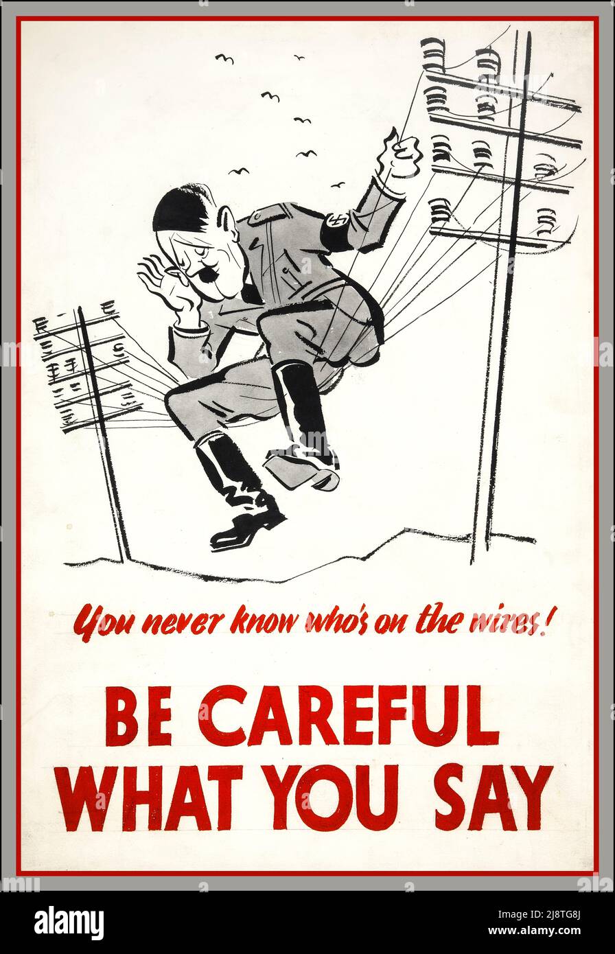 WW2 britisches Propagandaplakat aus den 1940er Jahren: „Man weiß nie, wer auf den Drähten steht! Seien Sie vorsichtig, was Sie sagen' Datum zwischen 1939 und 1945 mit einer Karikatur-Karikatur Adolf Hitler evesdropping Hören in Telefongespräche. Zweiter Weltkrieg 2. Weltkrieg Stockfoto