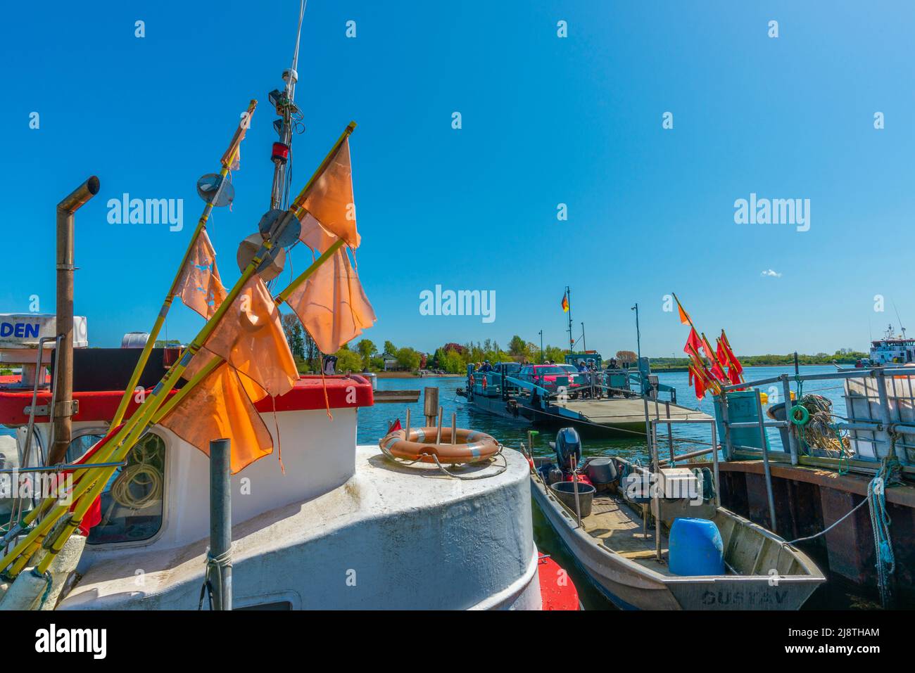 Arnis´s Schlei Fjord mit Fischerei und Fähre, Deutschlands kleinste Stadt mit rund 300 Einwohnern, Schleswig-Holstein, Deutschland, Europa Stockfoto