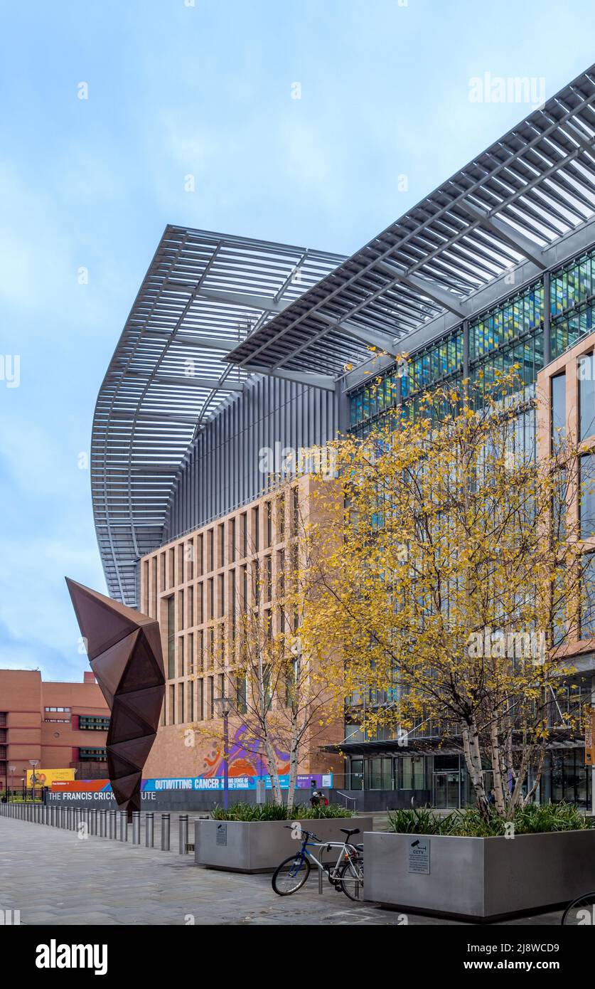 Außenfassade des Francis Crick Institute, London Kings Cross Medical Research Building, Großbritannien – Design façade HOK / PLP architecture. Stockfoto