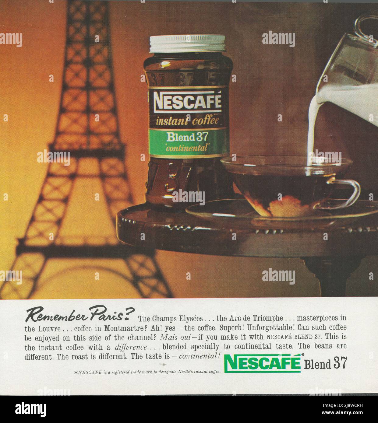 Nascafe Kaffee Café Vintage Werbung Werbung Papier ad 1970s Glas Nescafe Kaffee Stockfoto