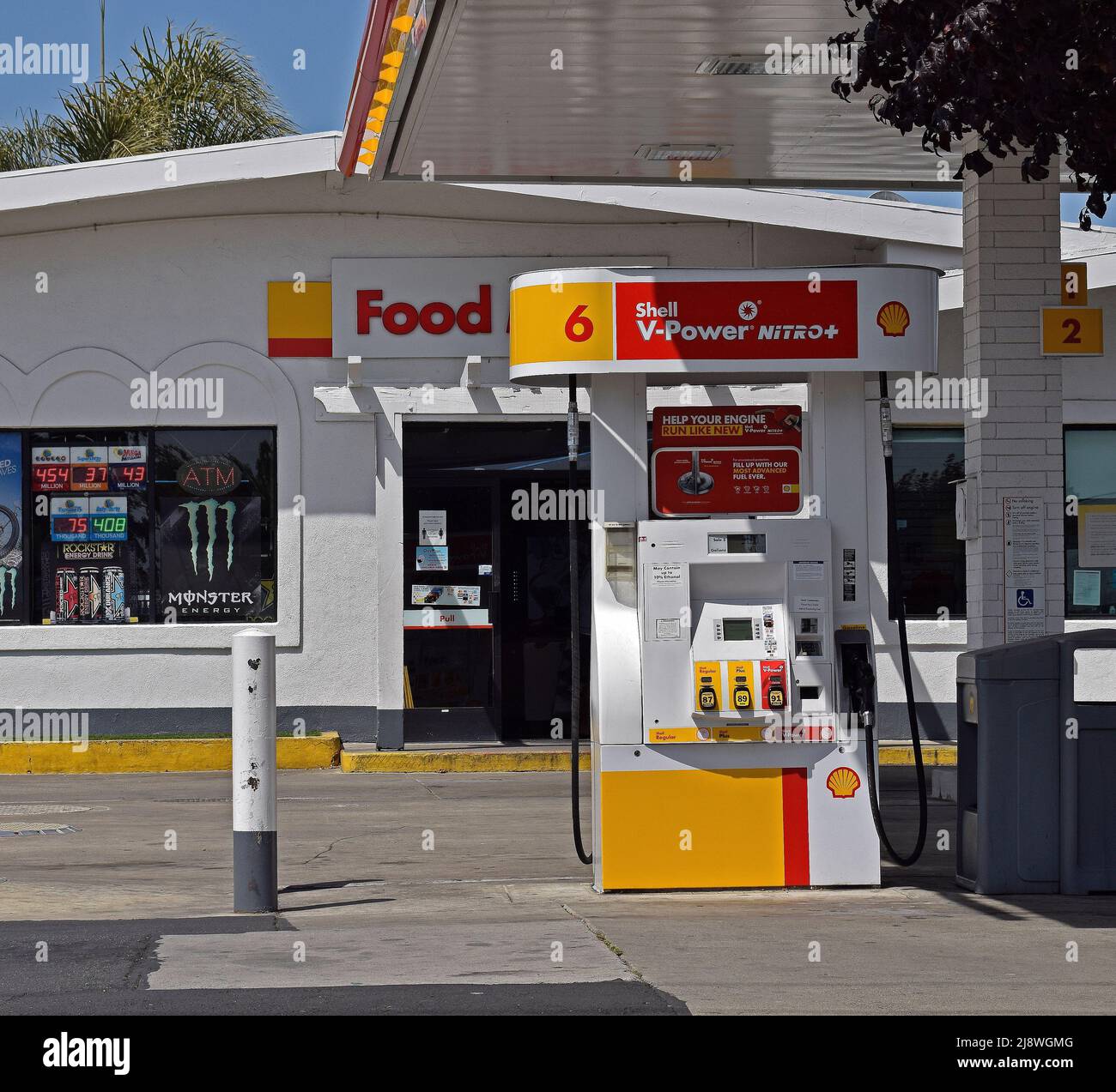 Reifen-Luftpumpe an Tankstelle - USA Stockfotografie - Alamy