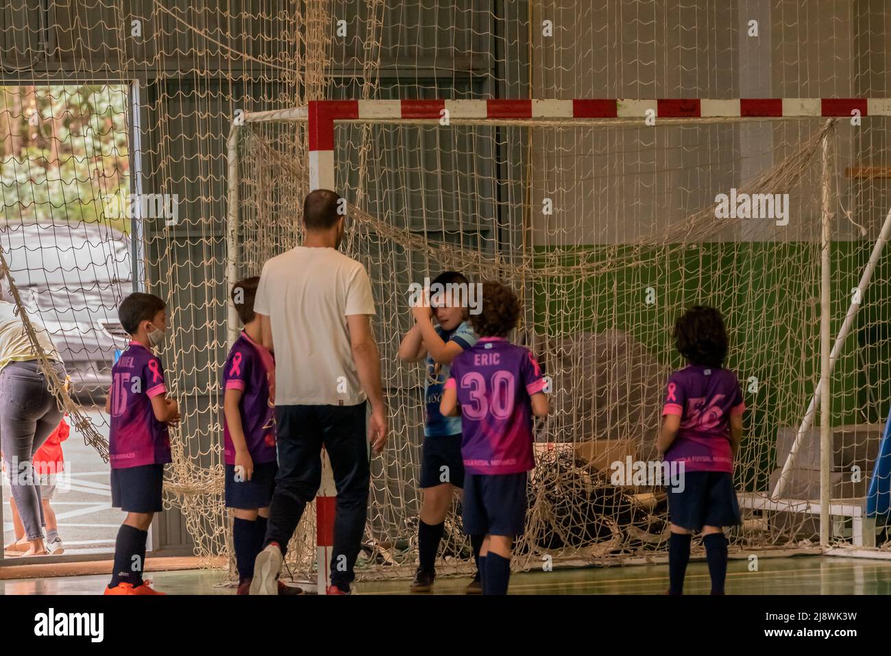 Salceda, Pontevedra, Spanien. 14.. Mai 2022. Kinderliga-Spiel zwischen Futsal Cangas und Salceda Futbol Sala Stockfoto