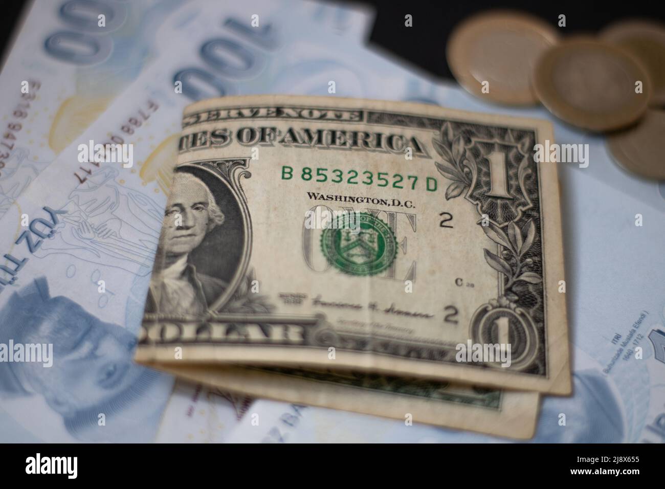 Ein Dollar, 100 Banknoten, Münzen Stockfoto