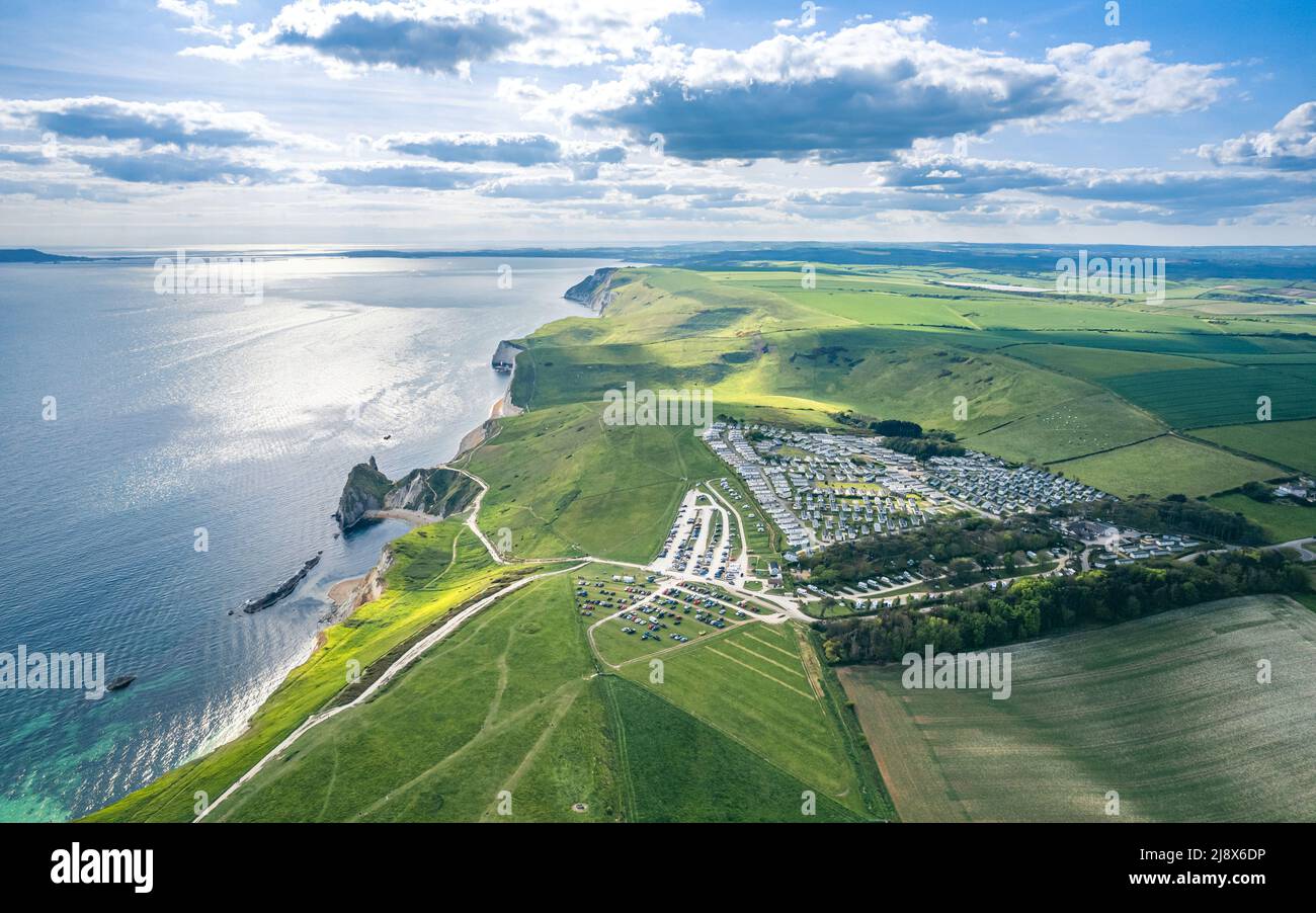 Panorama über Durdle Door Holiday Park und Jurassic Coast und Lifs, Wareham, Dorset, England, Europa Stockfoto