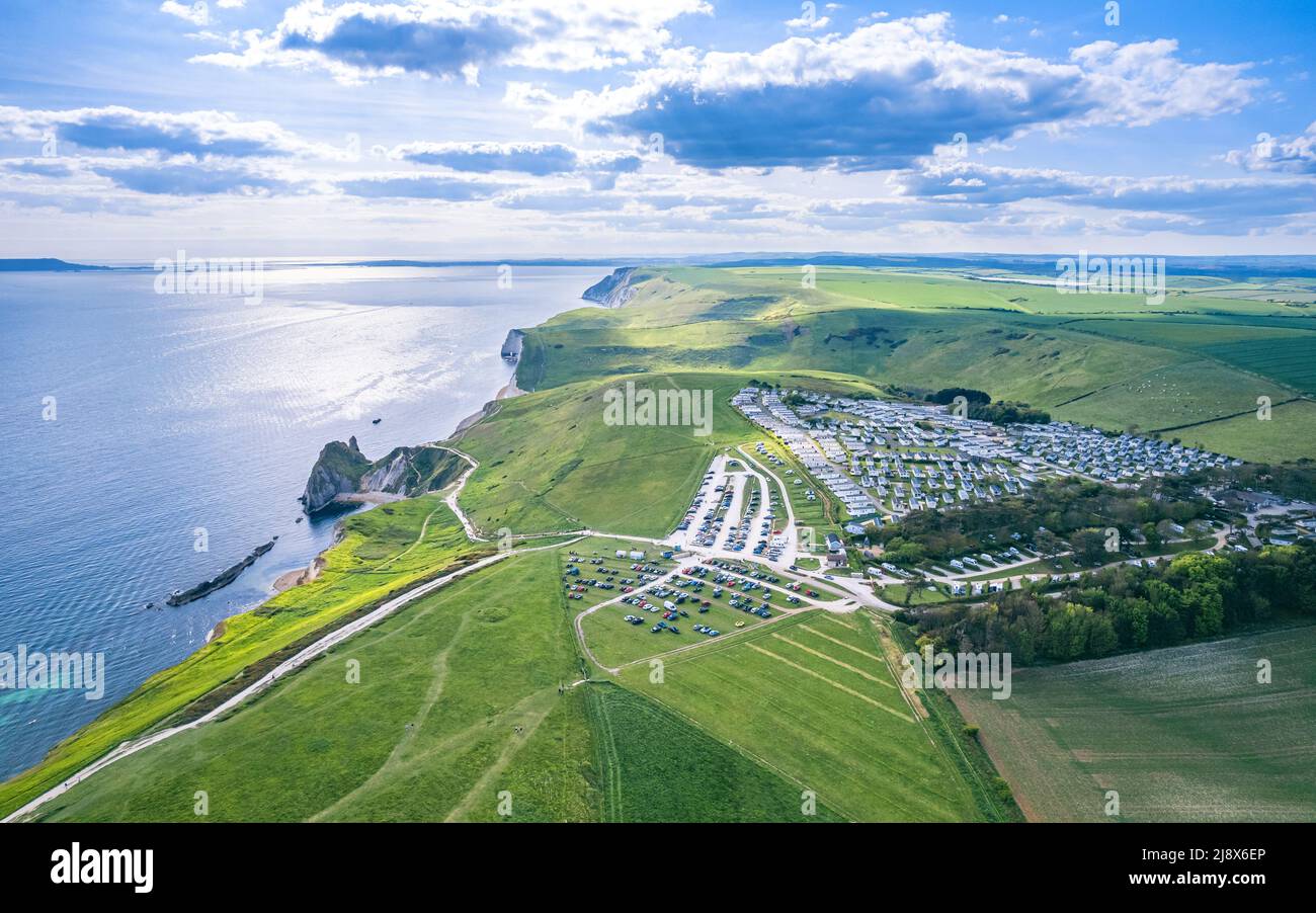 Panorama über Durdle Door Holiday Park und Jurassic Coast und Lifs, Wareham, Dorset, England, Europa Stockfoto