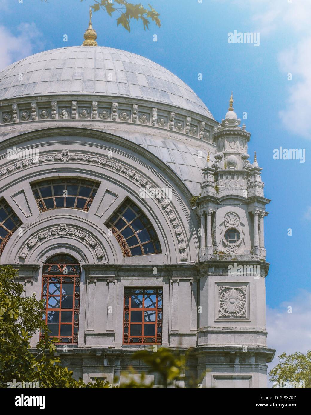 Eine Kuppel gegen den Himmel Stockfoto