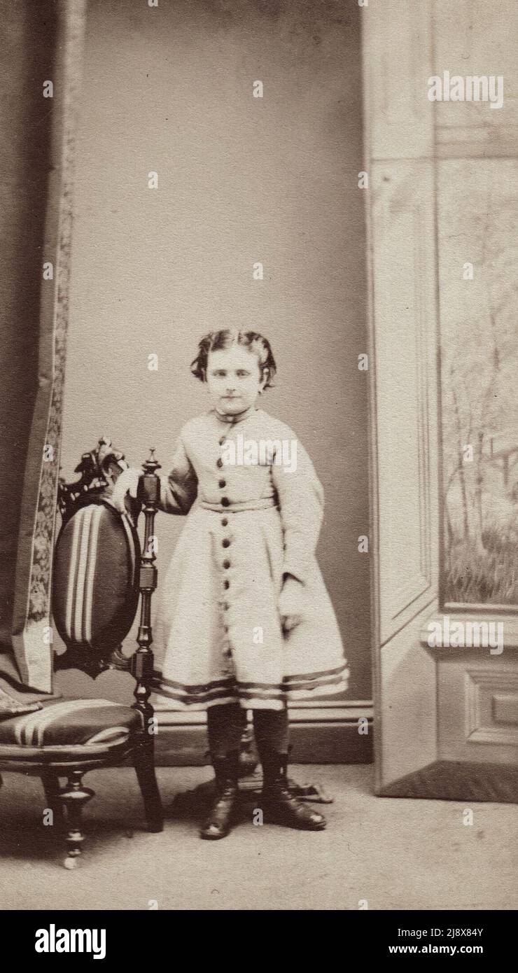 1870s Foto eines jungen Mädchens ca. 1870 Stockfoto