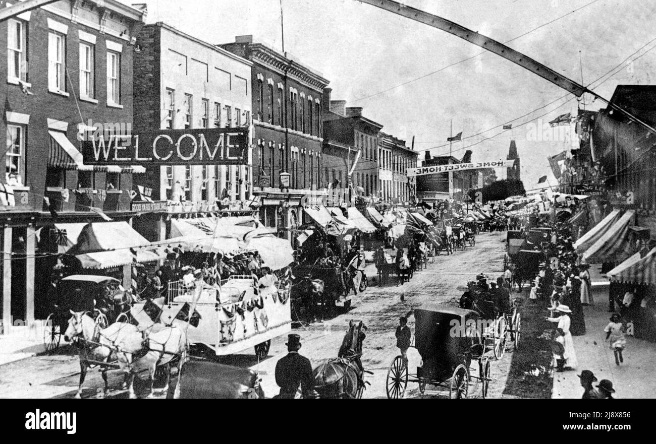 Parade der Old Boys Reunion entlang der Front Street in Belleville, Ontario, ca. 1905 Stockfoto