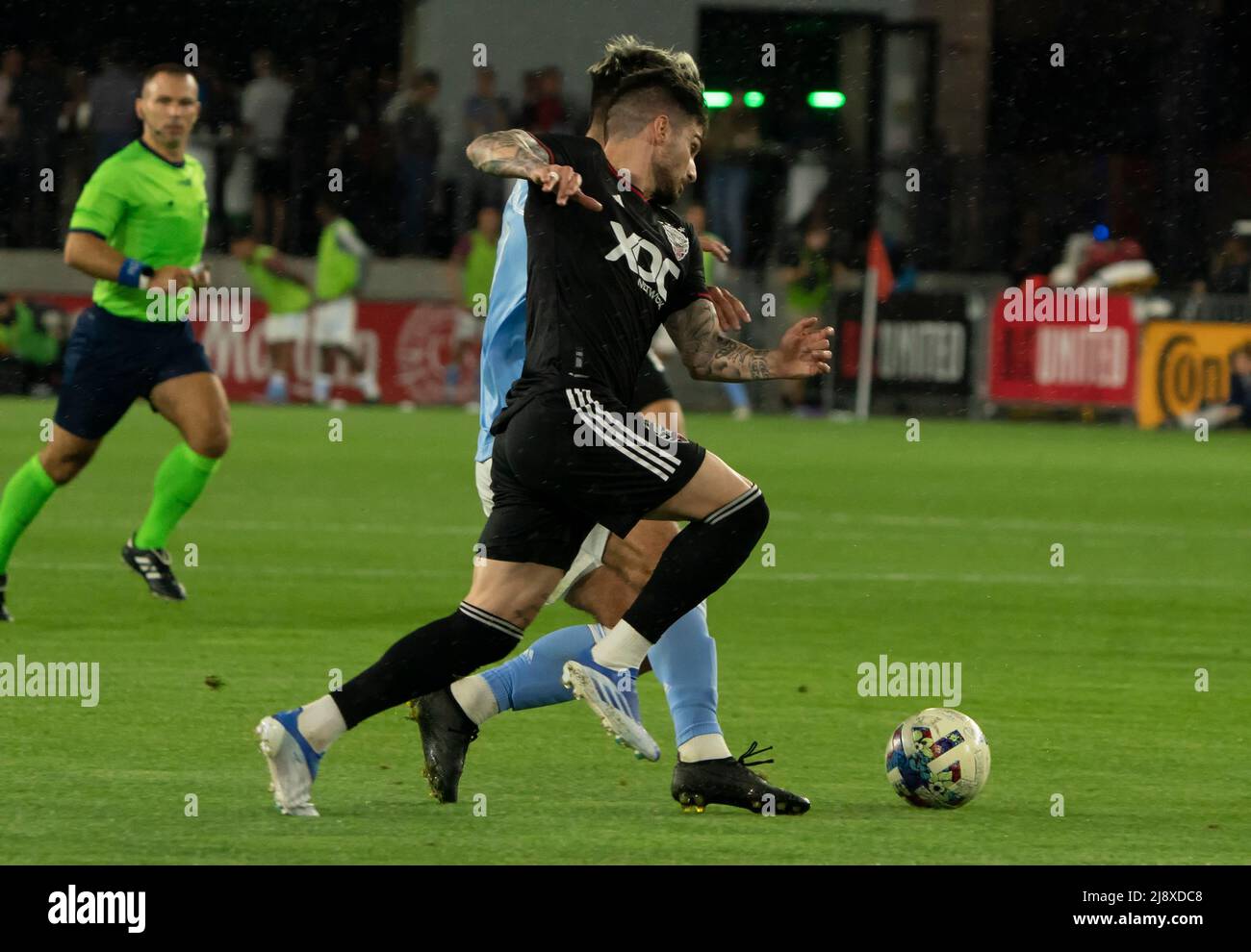 WASHINGTON, DC, USA - 18. MAI 2022: D.C. United Forward Taxiarchis Fuountas (11) zum Angriff während eines MLS-Spiels zwischen DC United und dem FC New York City am 18. Mai 2022 AUF DEM Audi-Feld in Washington DC. (Foto von Tony Quinn-Alamy Live News) Stockfoto