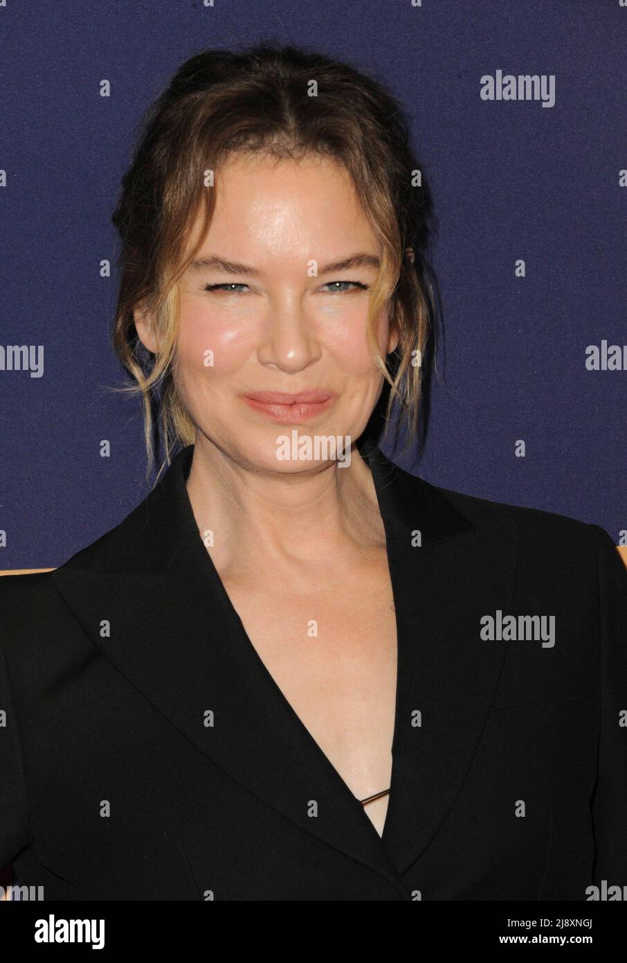 Los Angeles, Kalifornien. 18.. Mai 2022. Renee Zellweger bei der Ankunft für THE THING ABOUT PAM Special FYC Screening, 1717 Vine Street, Los Angeles, CA 18. Mai 2022. Kredit: Elizabeth Goodenough/Everett Collection/Alamy Live Nachrichten Stockfoto