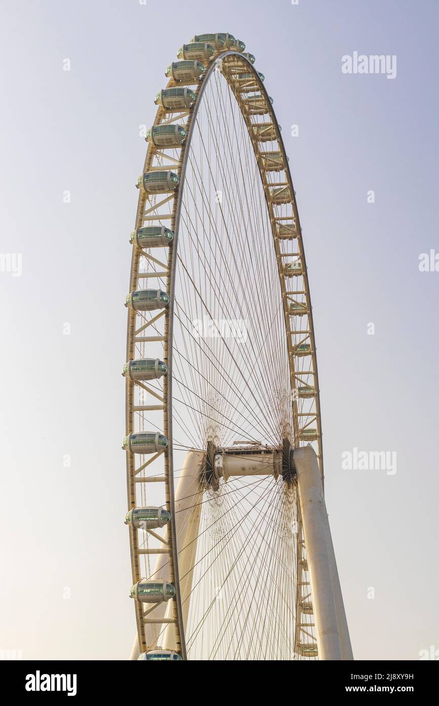 Dubai, VAE - 05.06.2022 - Teilansicht eines höchsten Riesenrads der Welt Ain Dubai, in Blue Waters bei Meraas in Dubai, VAE Stockfoto