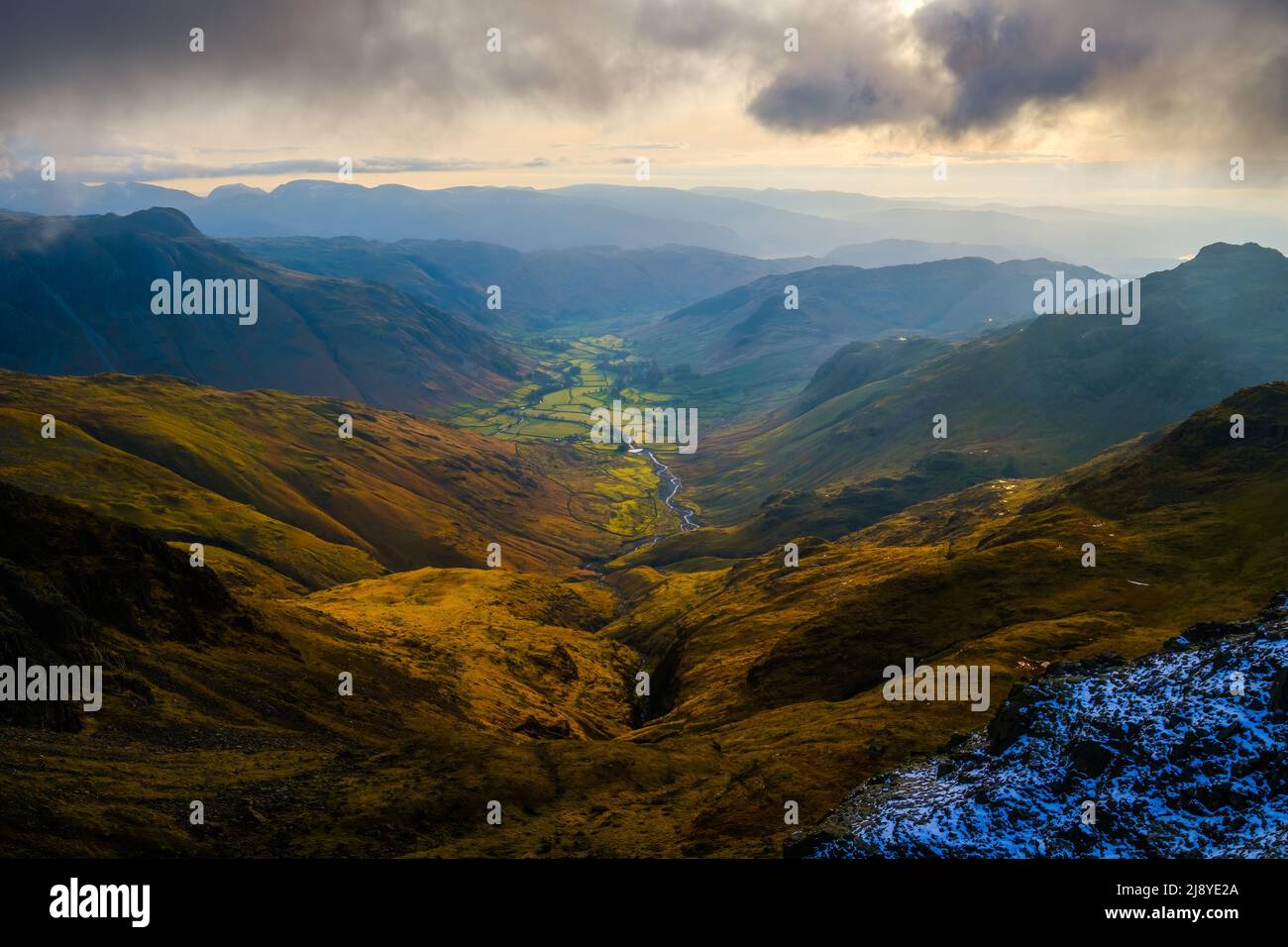 Oxendale & das Langdale Valley von Crinkle Crags, English Lake District, Großbritannien Stockfoto