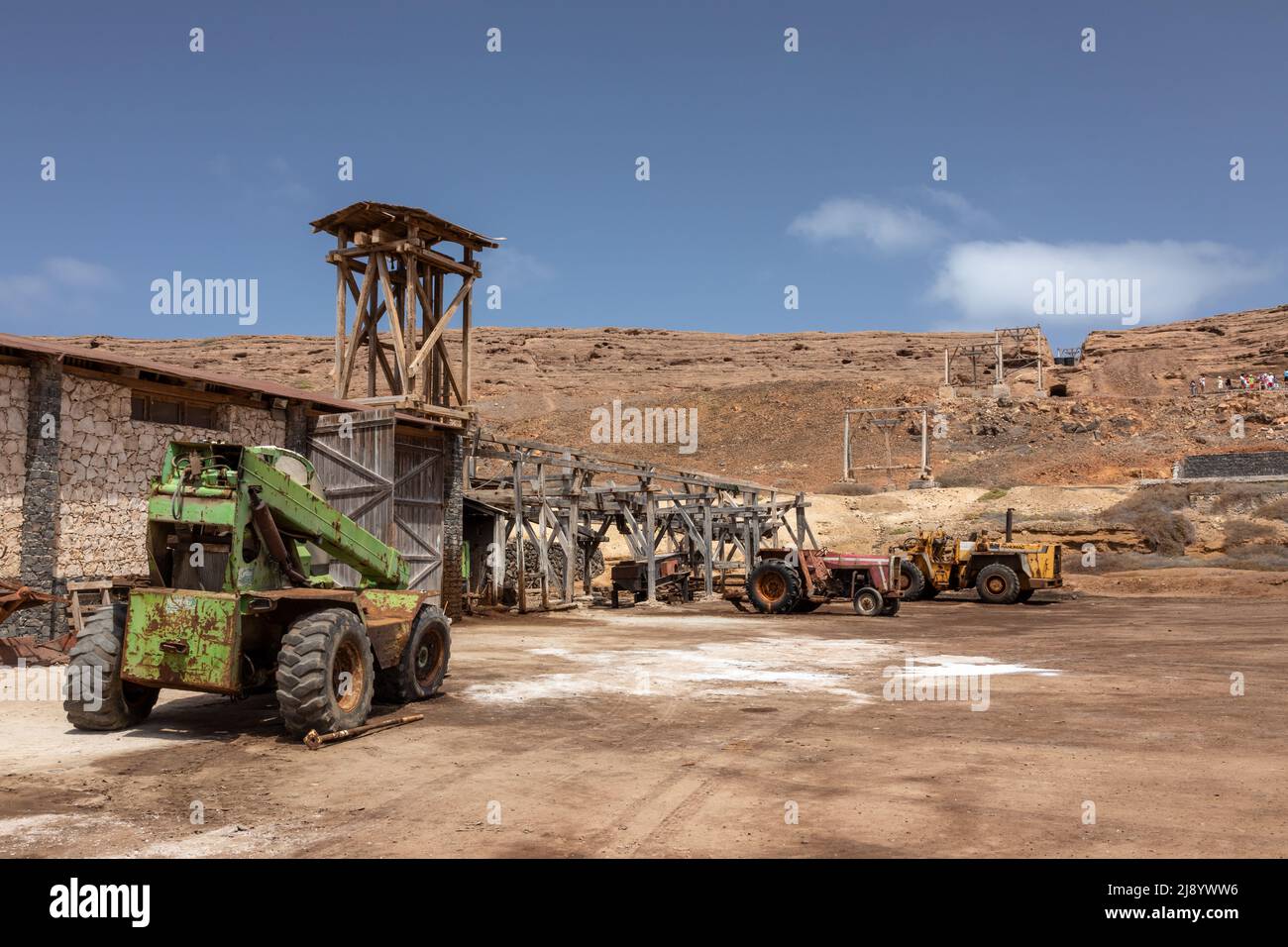 Alte Maschinen in der Salzmine Pedra de Lume, Sal Island, Kapverdischen Inseln, Cabo Verde, Afrika Stockfoto