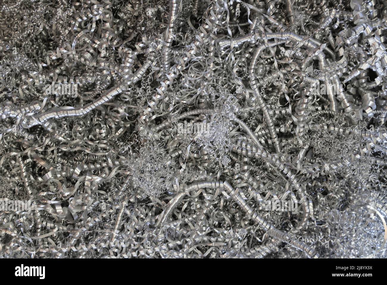Haufen von Metallabfällen Stockfoto