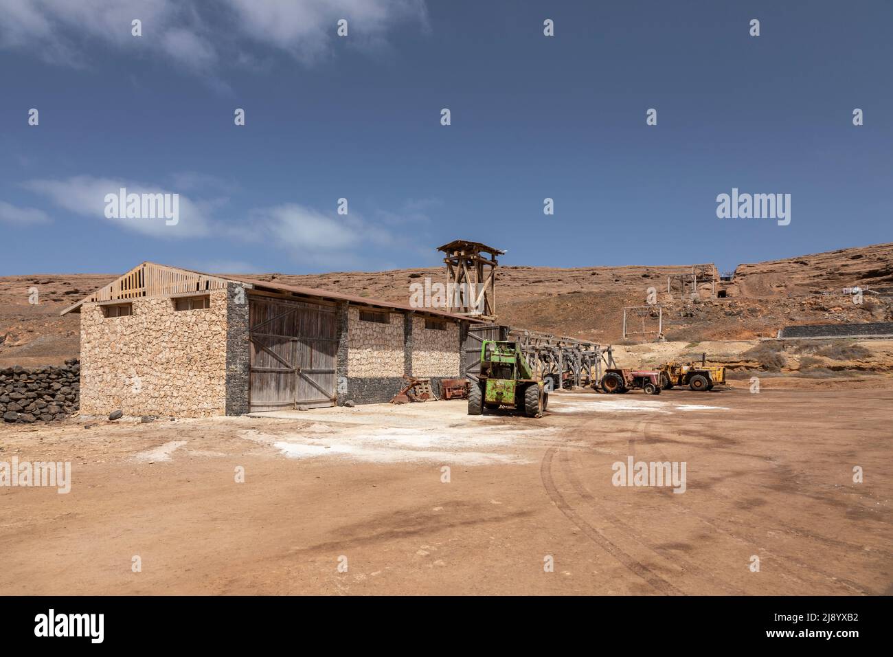 Alte Maschinen in der Salzmine Pedra de Lume, Sal Island, Kapverdischen Inseln, Cabo Verde, Afrika Stockfoto